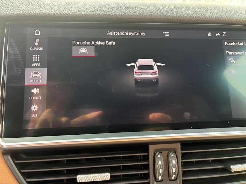 Porsche Cayenne (2019) 3.0, 250KW, 4x4, 360°, KEYLESS - fotka 16 z 38