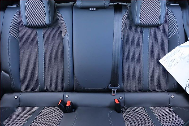 Peugeot 2008 (2021) GT Line 1.5 BlueHDi, Automat - fotka 10 z 26