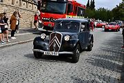 Na tradiční Lidický okruh dorazily desítky historických automobilů a motocyklů, které obdivovali návštěvníci z Kladna i širokého okolí.