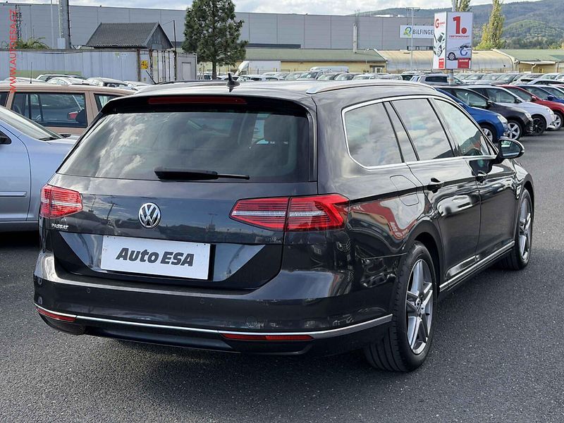 Volkswagen Passat (2018) 2.0TDi, ČR, Highline - fotka 3 z 19