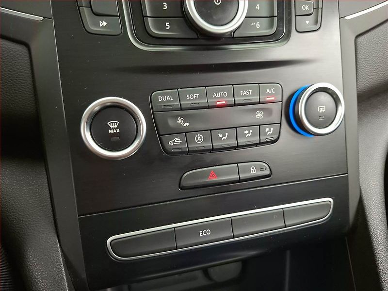 Renault Mégane (2017) 1.6 SCe, Tempomat - fotka 14 z 17