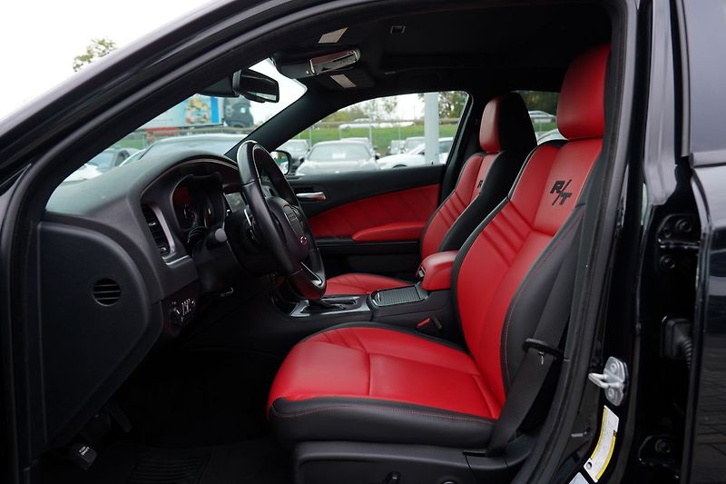 Dodge Charger 5.7 V8 Hemi R/T, kůže/AT/375 P - fotka 23 z 44