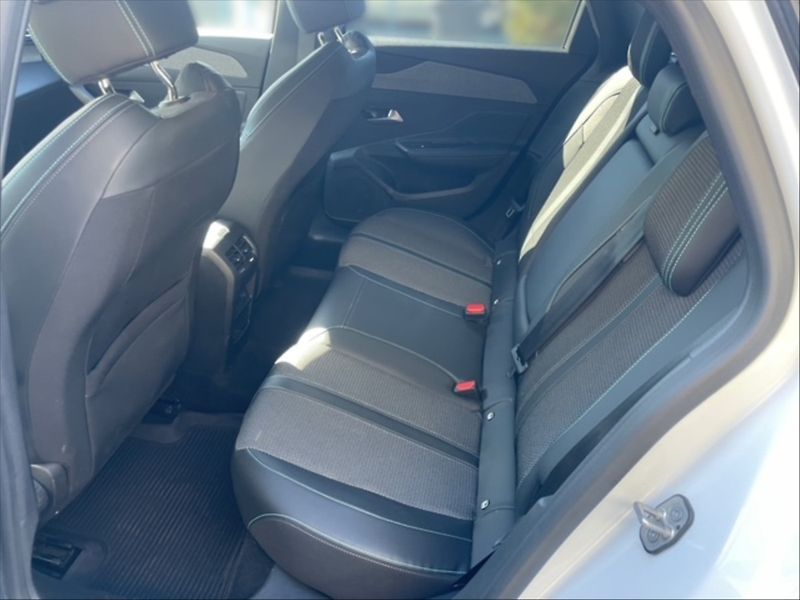 Peugeot 308 1,5 BHDi 130 Allure AT - fotka 8 z 11