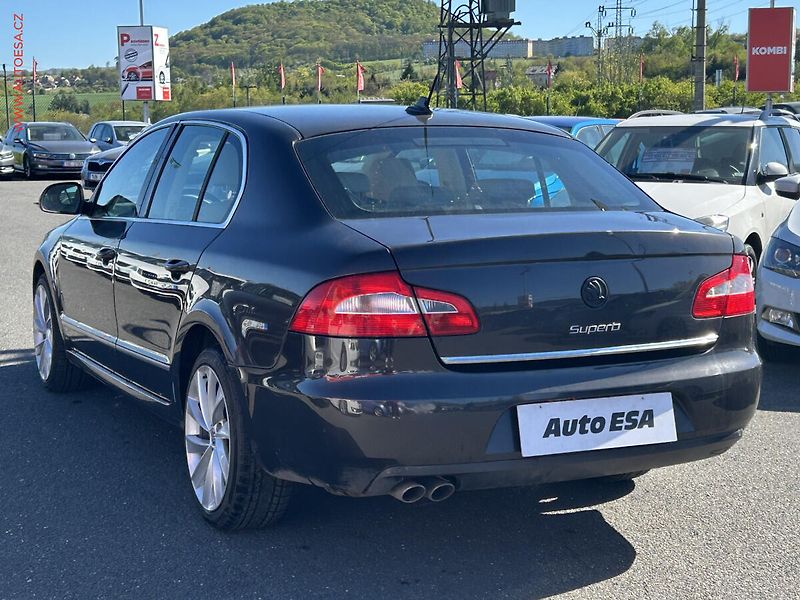 Škoda Superb (2009) 2.0 TDi, DSG, navi, xenon - fotka 6 z 17