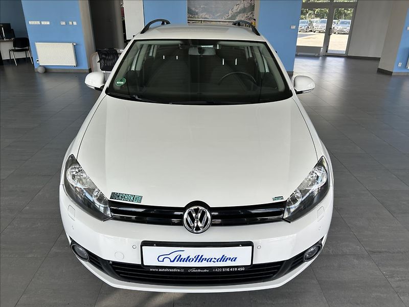 Volkswagen Golf 1,2   TSI 77kW,SERVISKA - fotka 2 z 20