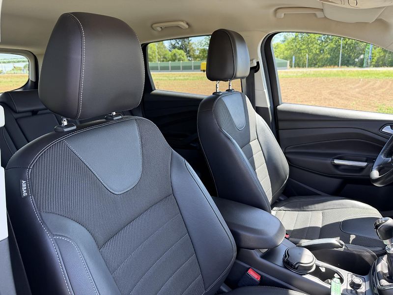 Ford Kuga 1.6 EB TITANIUM ROZVODY TAŽNÉ - fotka 31 z 39