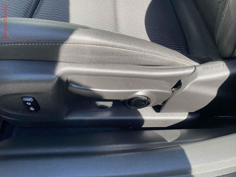 Opel Insignia (2019) 2.0 CDTI, autoAC - fotka 14 z 17