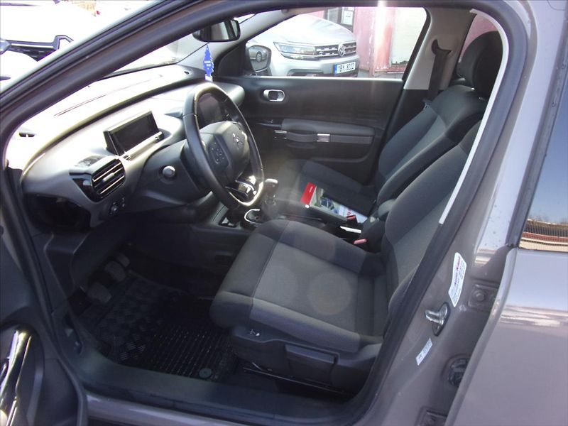 Citroën C4 Cactus 1,2 PT 81kW  ČR - fotka 15 z 27