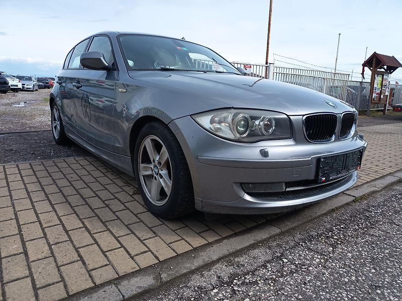 BMW Řada 1 (2010) 2.0i 105kw - fotka 9 z 46