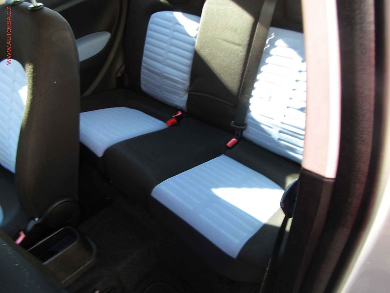 Fiat Grande Punto (2006) 1.2i, 2.maj,ČR, STK6/28 - fotka 11 z 18