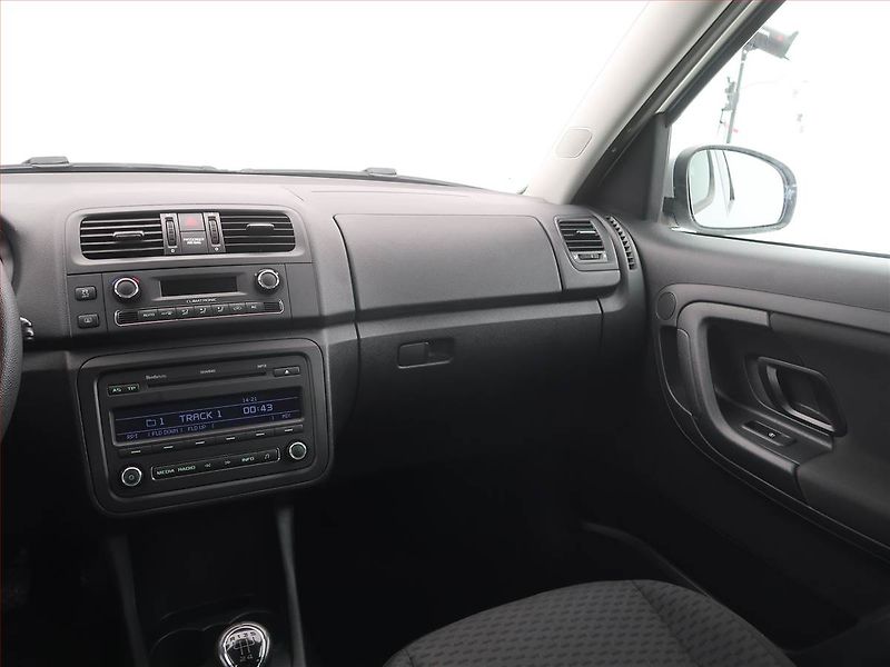 Škoda Roomster (2011) Style 1.6 TDI, Serv.kniha - fotka 8 z 16