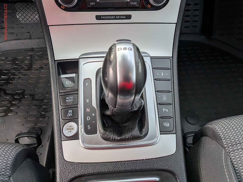 Volkswagen Passat CC (2011) 2.0 TSi, ČR, DSG, park - fotka 14 z 16