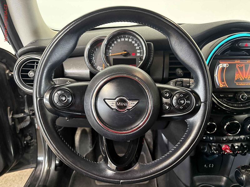 Mini Cooper (2015) 1.5i, Kůže, navi, +ALU - fotka 16 z 17