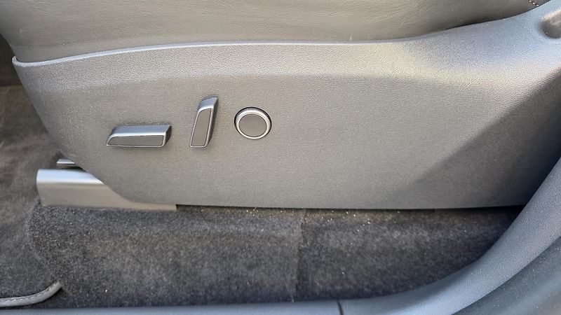 Tesla Model Y (2024) Long Range AWD DE SoH93,6% TZ - fotka 20 z 43