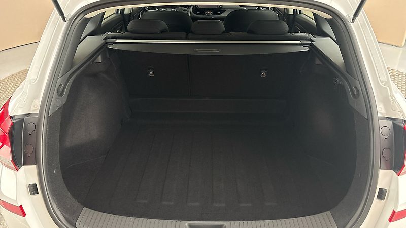 Hyundai i30 1.0 T-GDI Family Comfort Kombi - fotka 17 z 23