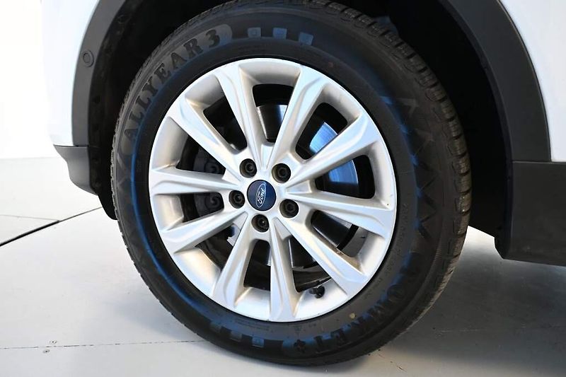 Ford Kuga (2015) 2.0 4x4 TITANIUM TDCi - fotka 25 z 26