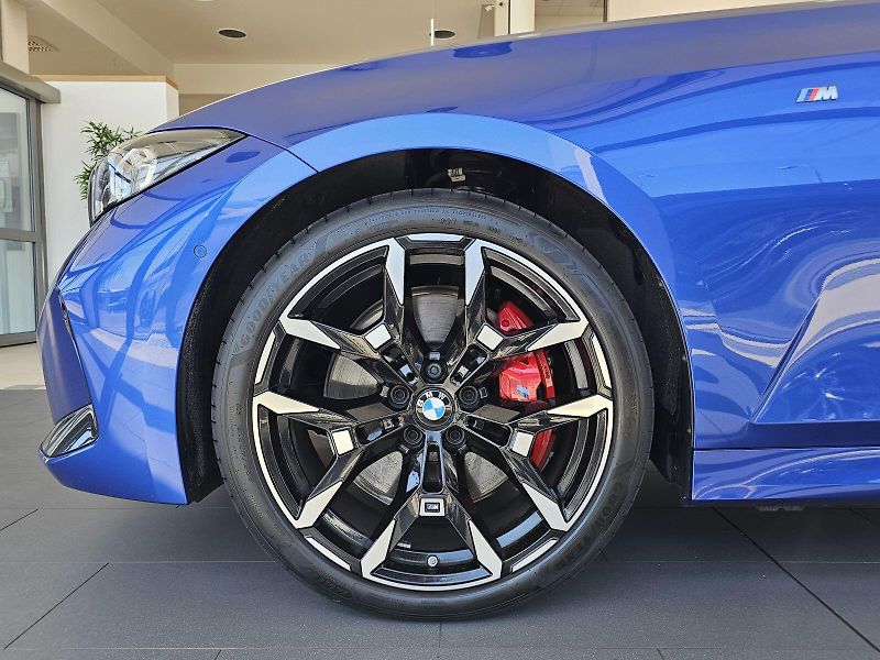 BMW Řada 3 320d xDrive M paket - fotka 5 z 34