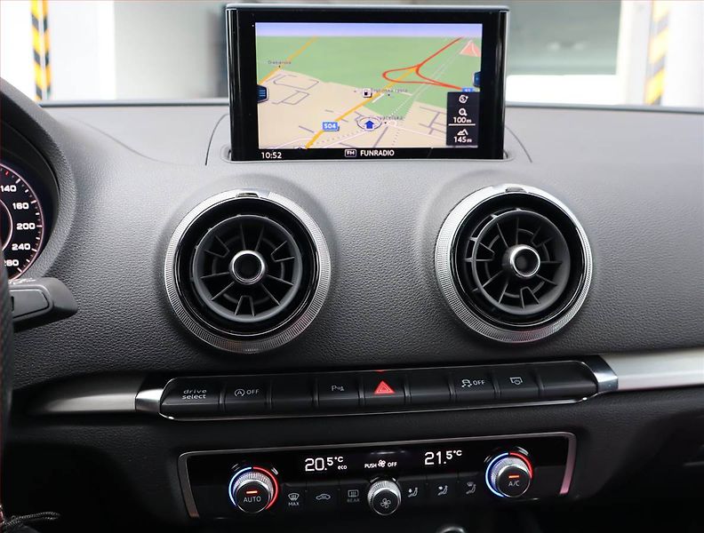 Audi A3 (2018) S-Line 1.5 TFSI, Serv.kniha - fotka 12 z 19