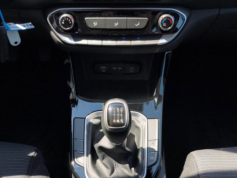 Hyundai i30 (2024) 1.5 DPi 70kW, ČR, 1. Maj., Ser - fotka 21 z 25