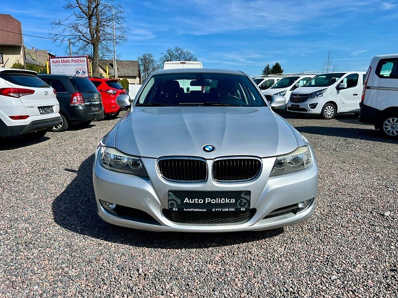 BMW Řada 3 (2009) 318i 105 kW Stav,Servis - fotka 4 z 19