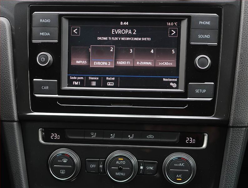 Volkswagen Golf (2018) Comfortline 1.4 TSI, Tempomat - fotka 12 z 17
