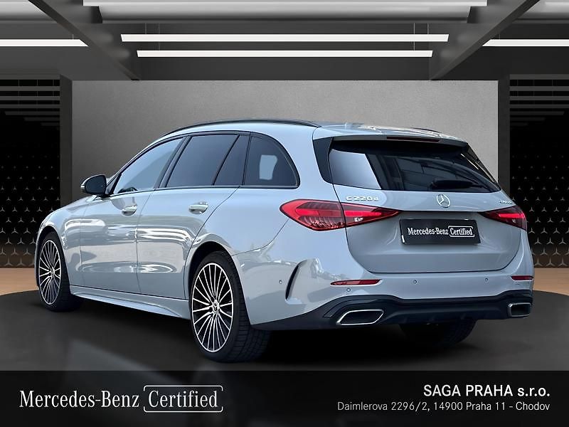 Mercedes-Benz Třídy C C-Třída 220 d 4MATIC kombi AMG - fotka 7 z 18