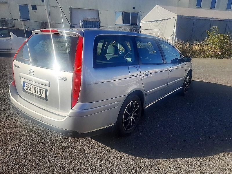 Citroën C5 (2005) 2.0i 16V BREAK - fotka 6 z 23