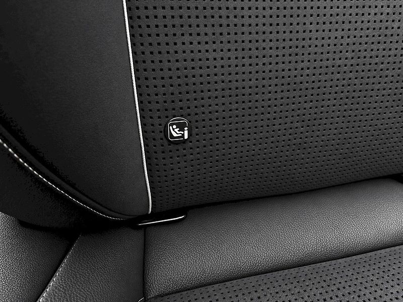 Škoda Superb (2025) COMBI Sportline TD 110 / 2.0 A - fotka 40 z 61