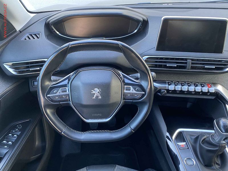 Peugeot 5008 (2020) 1.5 HDi, Allure - fotka 11 z 16