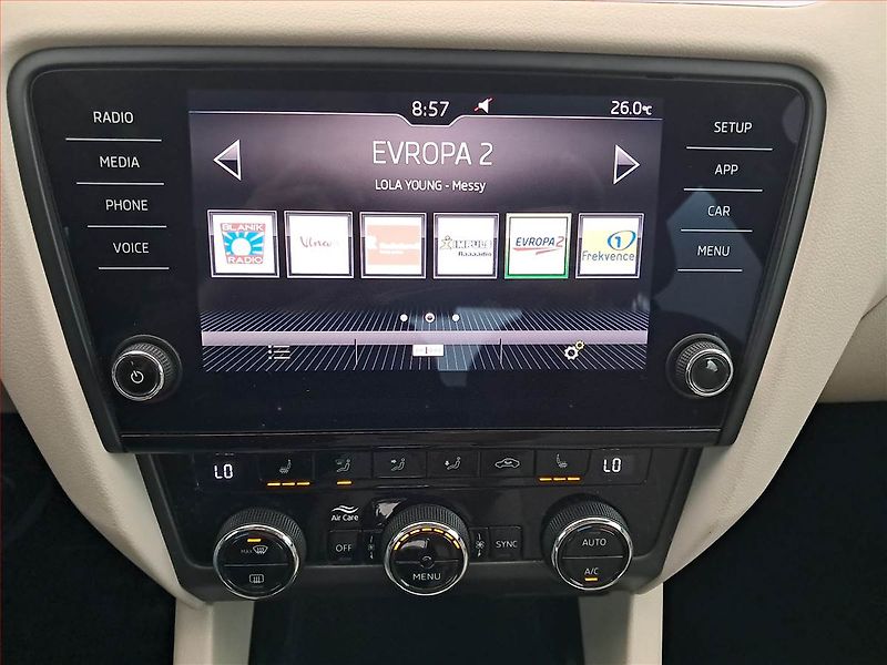Škoda Octavia (2018) 1.0 TSI, Tempomat - fotka 12 z 19
