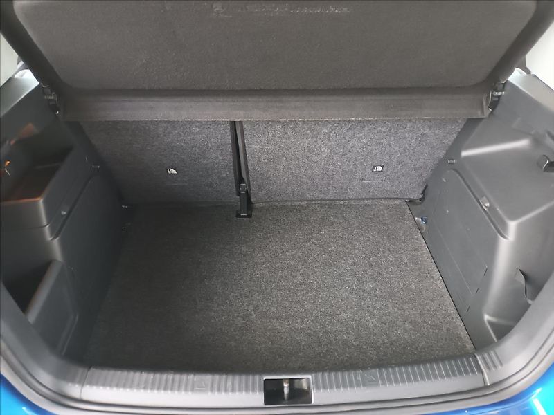 Škoda Fabia 1,2 TSI,STYLE,SERVISKA,PANO - fotka 19 z 43