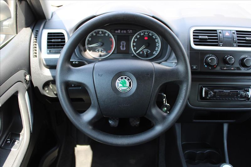 Škoda Fabia 1,2 HTP  NOVÉ V ČR,1.MAJITEL - fotka 10 z 20