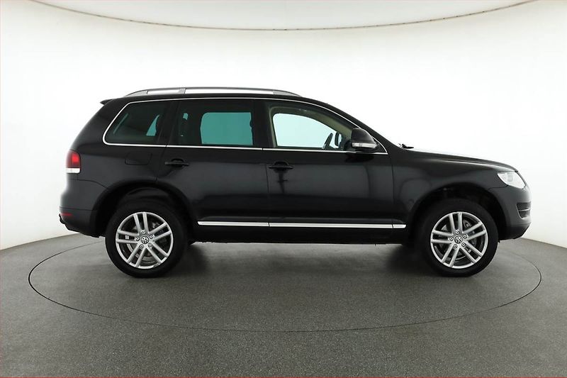 Volkswagen Touareg (2008) 3.0 TDI, 4X4, Automat, Navi - fotka 6 z 17