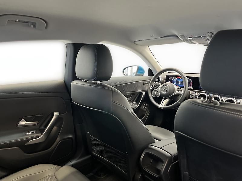 Mercedes-Benz CLA 180d Shooting Brake Progressiv - fotka 21 z 21