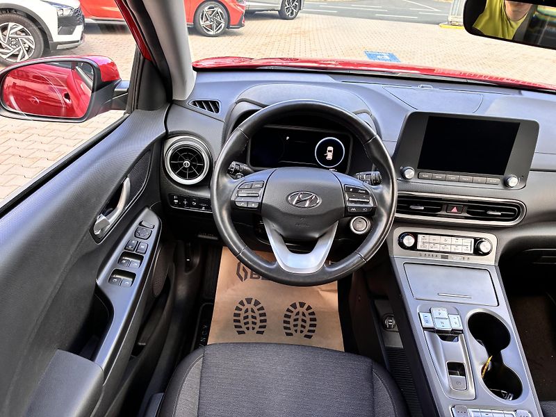 Hyundai Kona EV64kWh-150KW,  REZERVACE - fotka 16 z 38