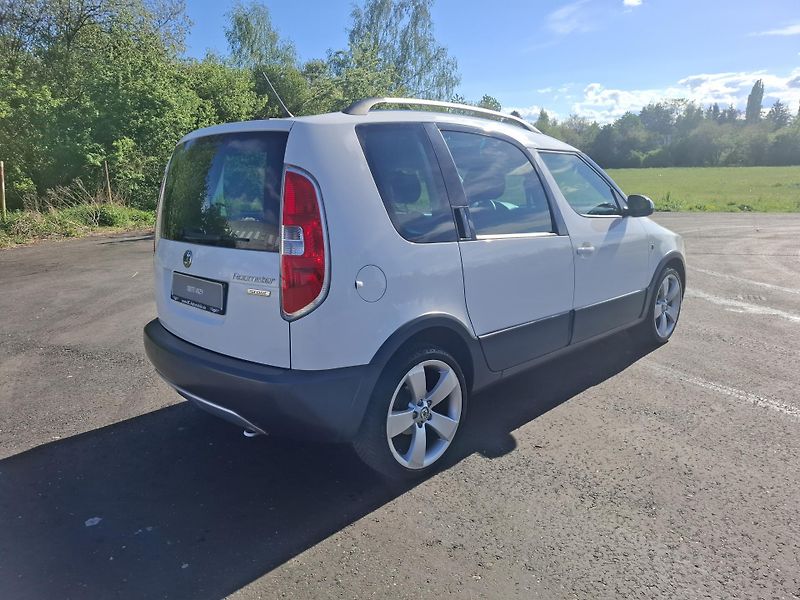 Škoda Roomster (2012) edice SCOUT 1.2TSi 63kW,klima - fotka 4 z 19