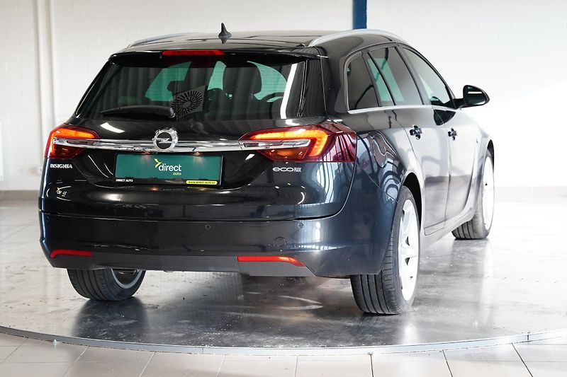 Opel Insignia - fotka 2 z 25
