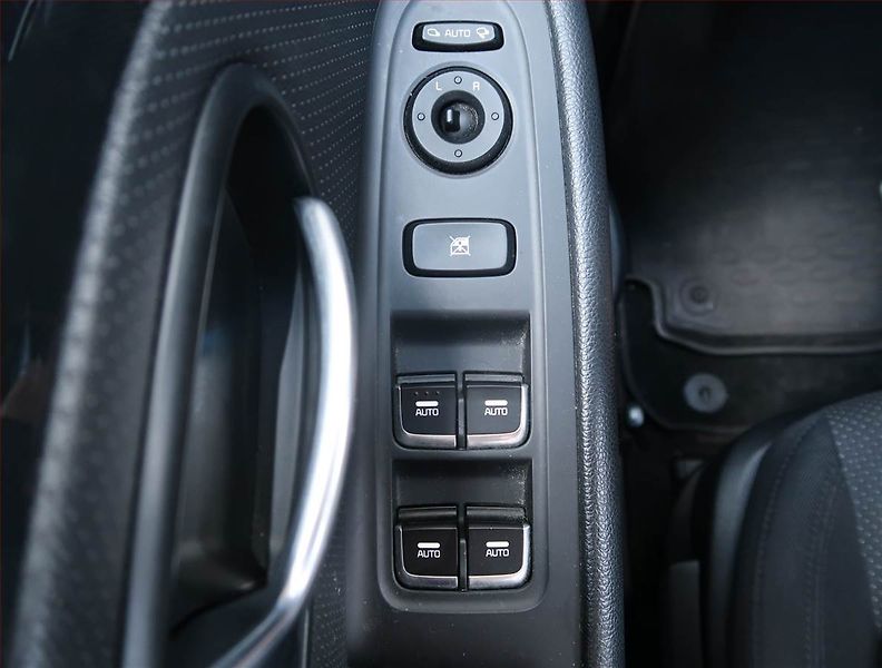 Kia Carens (2015) 1.7 CRDi, Automat, Tempomat - fotka 15 z 16
