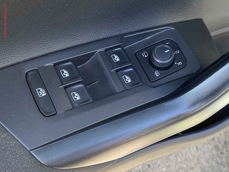 Volkswagen Polo (2021) 1.0 TSi, 2.maj,ČR, Life - fotka 11 z 18