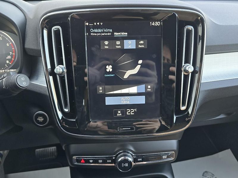 Volvo XC40 - fotka 31 z 43