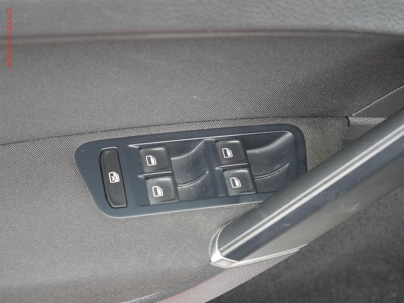 Volkswagen Golf (2014) 1.2TSi, Comfortline - fotka 11 z 16