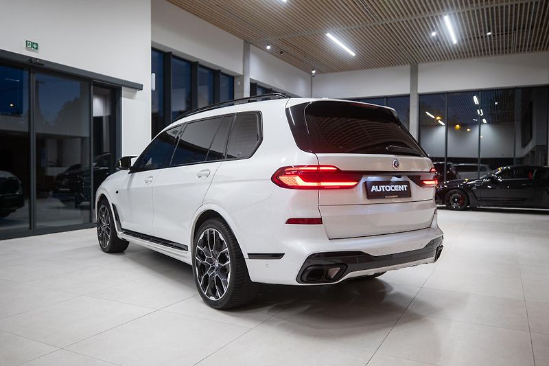 BMW X7 (2023) 40D 250KW M-SPORT MASÁŽE TAŽNÉ - fotka 7 z 49
