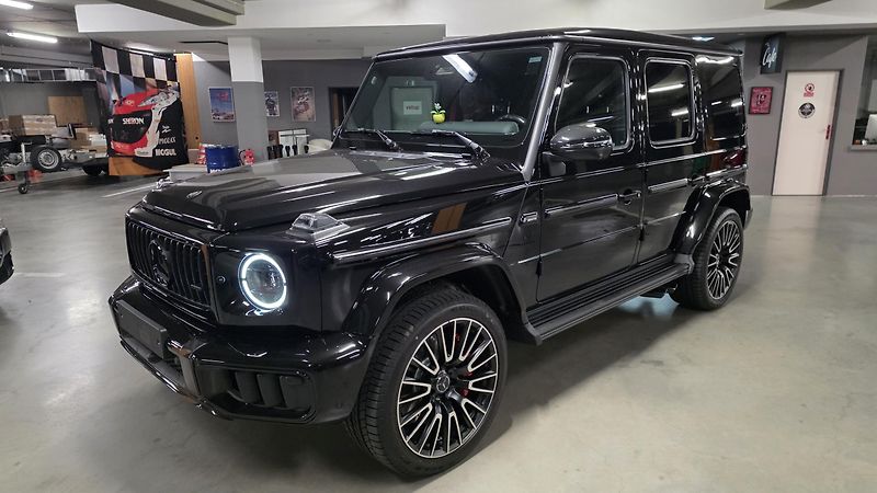 Mercedes-Benz Třídy G (2026) G63AMG NEW MAX CARBON A22 - fotka 3 z 8