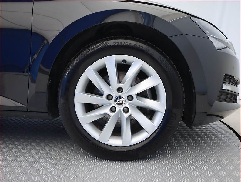 Škoda Superb (2023) Style 1.5 TSI - fotka 15 z 24