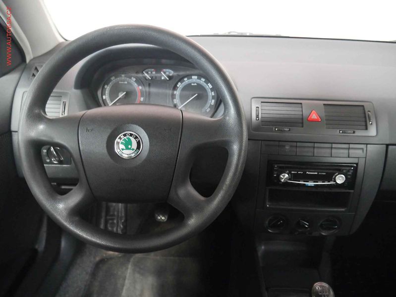 Škoda Fabia (2008) 1.2 HTP, ČR, AC - fotka 13 z 15