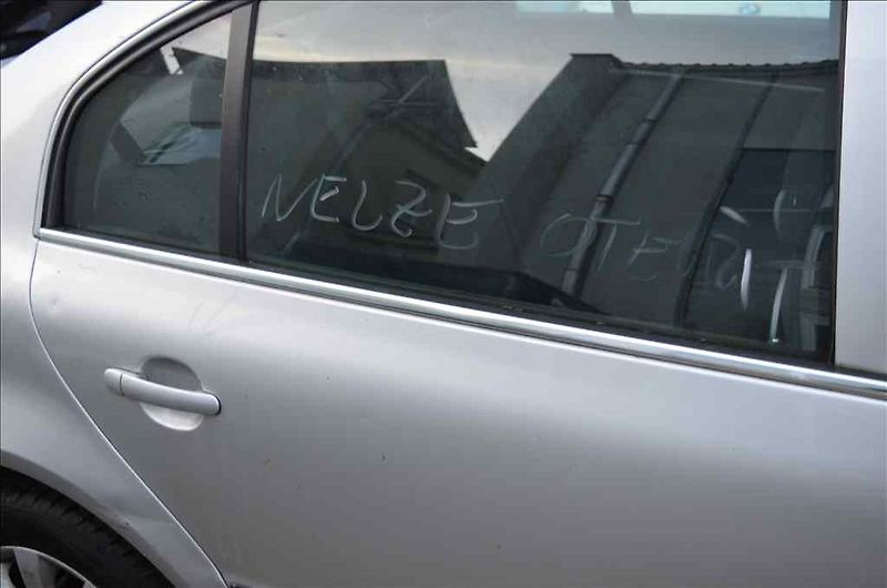 Škoda Superb (2007) 2,5 TDI - fotka 28 z 31