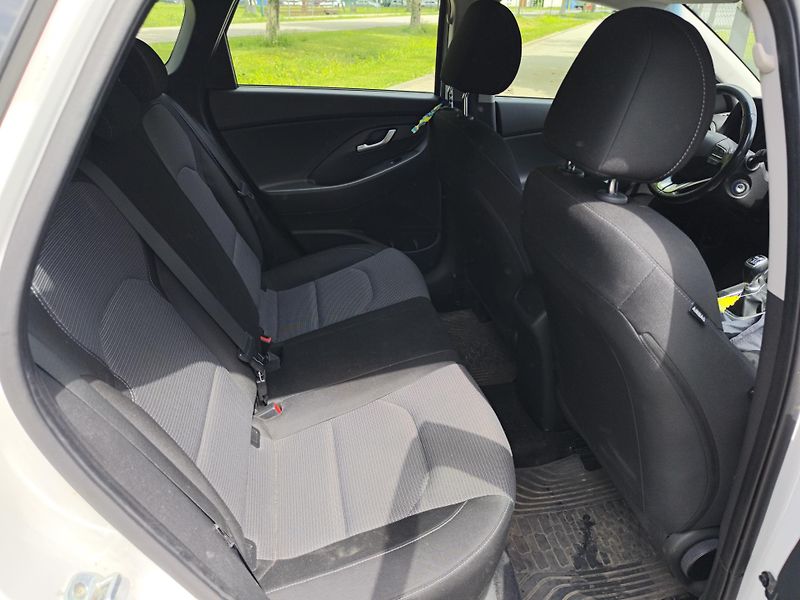 Hyundai i30 1.0 T -Gdi 88Kw Kombi - fotka 20 z 26