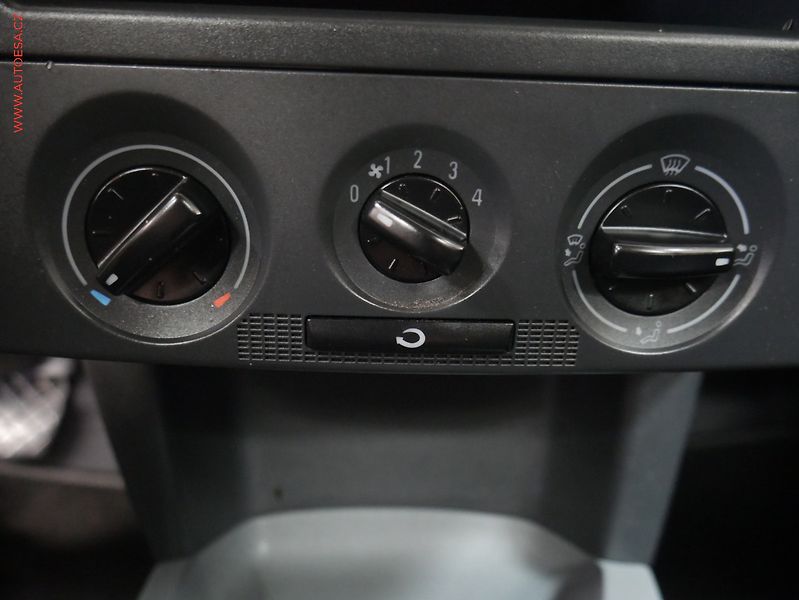 Škoda Fabia (2001) 1.4 MPi, ČR - fotka 15 z 15