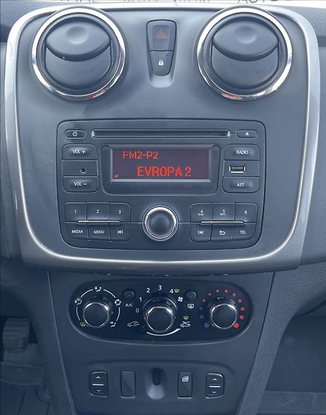 Dacia Logan 1,2 i,16V,54kW,STK 5/28,1.maj. - fotka 13 z 19
