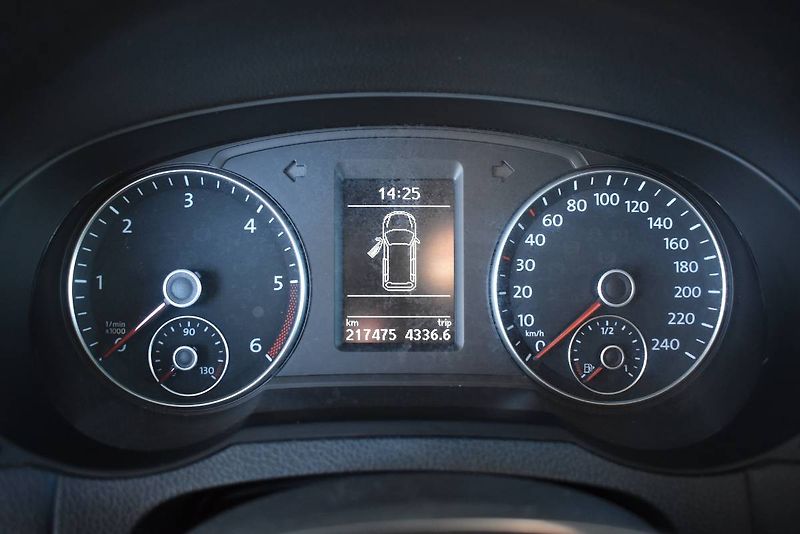 Volkswagen Sharan (2017) 2.0TDI 110kW DSG 7 míst - fotka 12 z 22